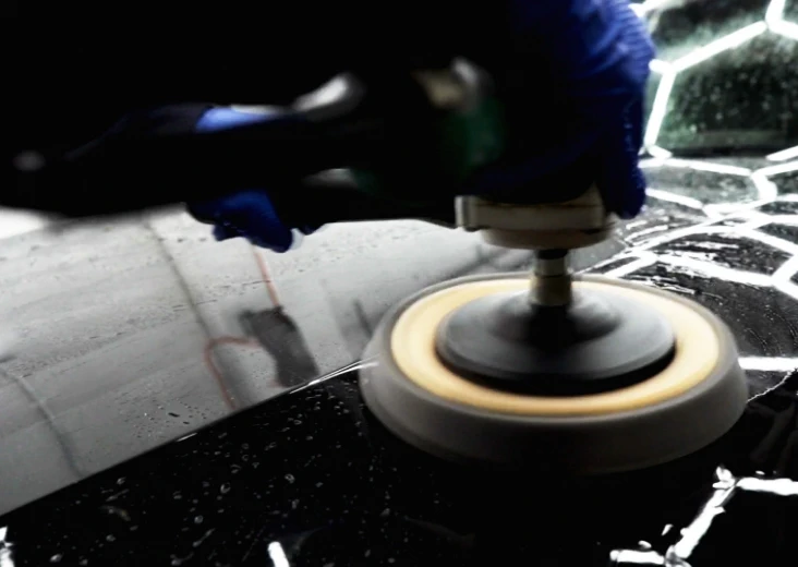 塗装本来の美しさを引き出す磨き技術